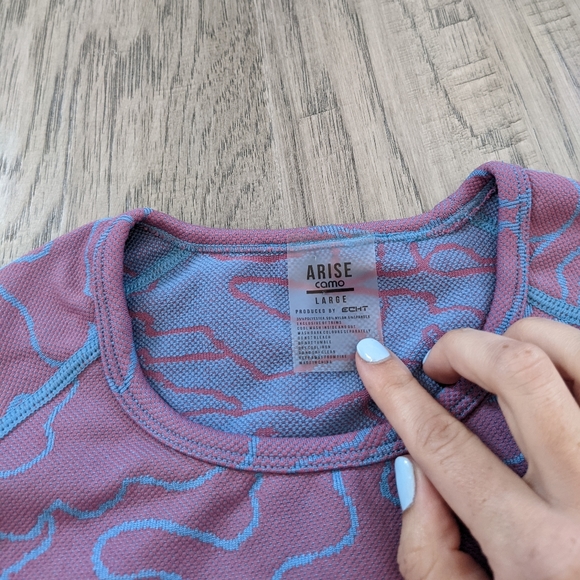 Arise Camo by Echt Long Sleeve Workout Crop Top - Picture 12 of 12